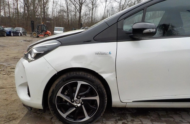 Toyota Yaris cena 32900 przebieg: 49871, rok produkcji 2019 z Stąporków małe 436